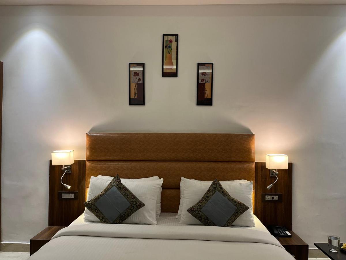 ורנאסי Hotel Kalawati Palace מראה חיצוני תמונה